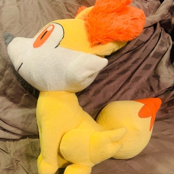 Pokémon Finnekin Fox Large 18” Plush - Picture 2 of 5